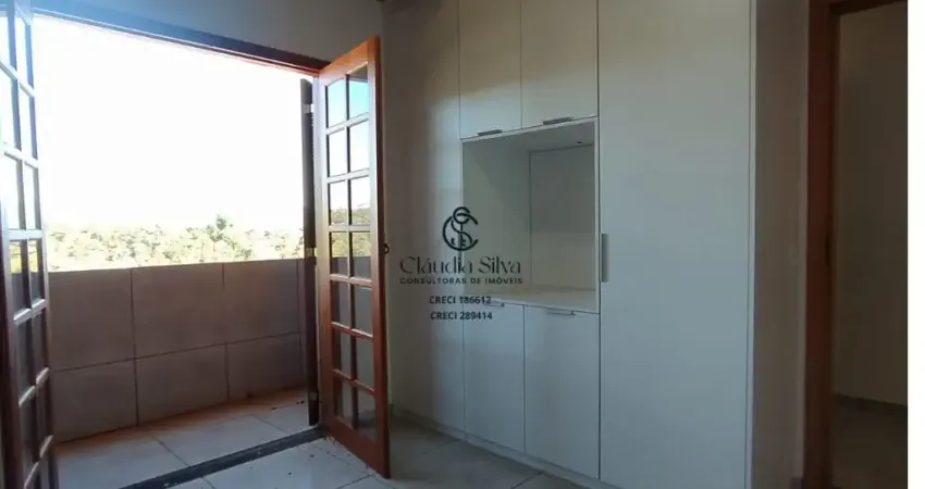 Casa com Lareira, Churrasqueira e 2 Quartos em Santo Antônio do Pinhal