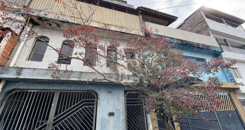 A venda - Terreno com área de 503 m² | Construção com 3 casas