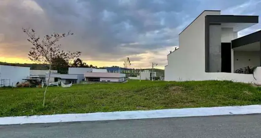 Terreno em Condomínio à venda, no Residencial Ágata - Vale dos Cristais,  em Taubaté, Vale dos Cristais, 250m²