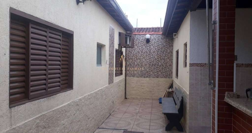Casa à venda em Taubaté, Esplanada Santa Terezinha, com 3 quartos, 187m²