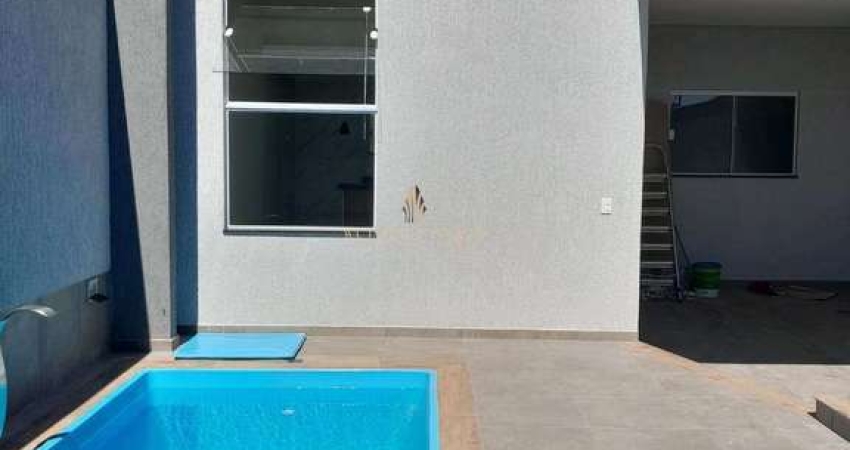 Linda casa com piscina em Pindamonhanganba