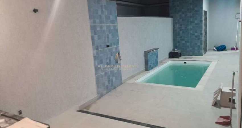 Linda casa térrea com piscina em Condomínio Fechado.