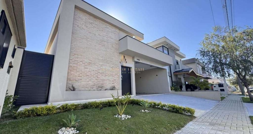 Casa no Condomínio Residencial Ouroville, em Taubaté. 3 dormitórios.