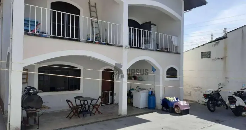 Sobrado com 3 dormitórios à venda, 220 m² por R$ 820.000,00 - Campos Elíseos - Taubaté/SP