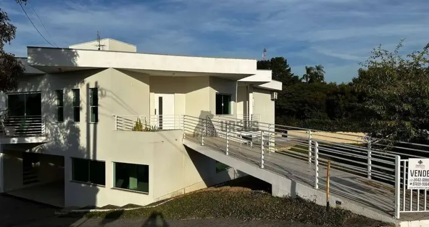 Sobrado com 3 dormitórios, 472 m² - venda por R$ 1.750.000,00 ou aluguel por R$ 6.761,00/mês - Nossa Senhora do Perpétuo Socorro - Pindamonhangaba/SP