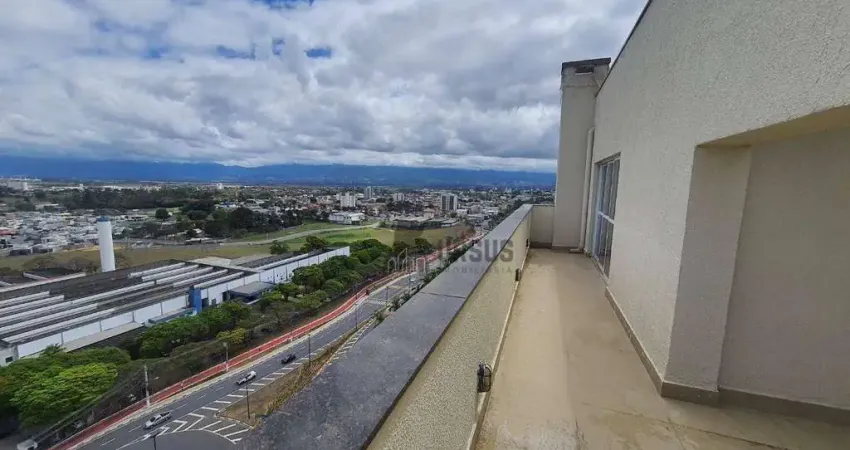 Linda cobertura com vista linda para serra na avenida principal da cidade, com piscina privativa