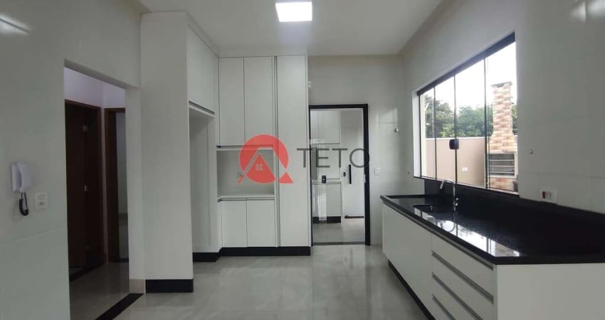 Casa com 3 quartos para alugar na Avenida das Torres, 3805, Jardim Rebouças, Maringá