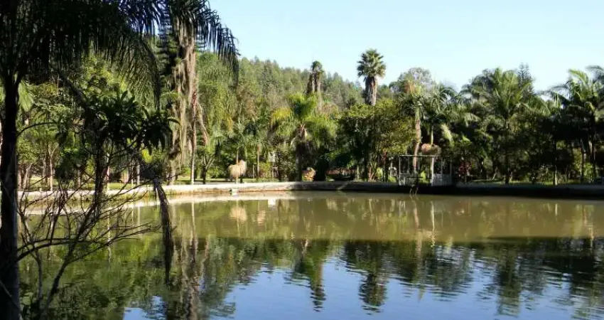 Oportunidade Única: Sitio com asfalto ate a porteira  237.000 m² em Atibaia-SP, Bairro Portão!
