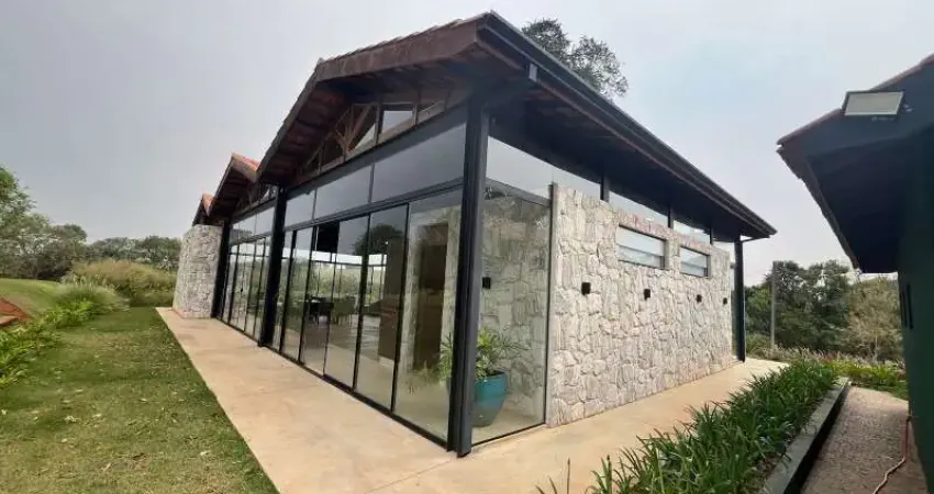 Haras de luxo à venda em Itatiba-SP, Centro: 5 quartos, 5 suítes, 3 salas, 200.000 m² de área. Venha conferir!