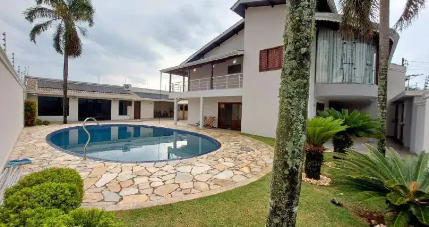 Casa próximo a Al Lucas Nogueira Garcez, 3 suítes, área gourmet,  Piscina....