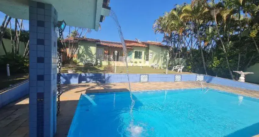 Casa térrea no bairro Vila Giglio em Atibaia SP, 3 suítes, piscina, área gourmet,  suites de hóspedes, salão de festas.