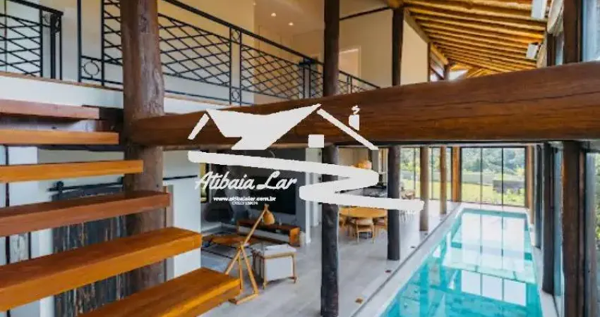 Casa estilo Bali/Trancoso Área construída 300m2 Terreno 490m2 Piso pavimento inferior: Portobello Brasília 20x120cm Piso pavimento superior: peroba de demolição Santa Madeira 3 suítes com ar condicion