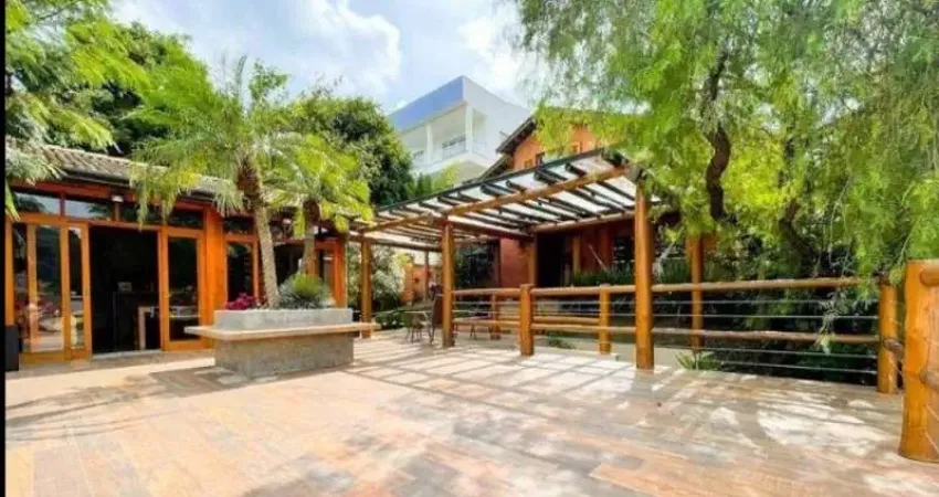 Casa térrea no Condomínio Panorama em Atibaia SP. São 3 suítes sendo 1 master, área gourmet e espaço para piscina
