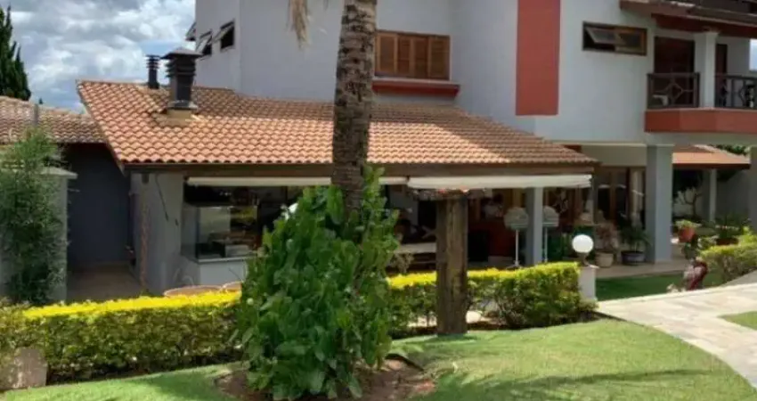 Casa com 5 suites à venda de 638 m² no Condomínio Flamboyant em Atibaia/SP