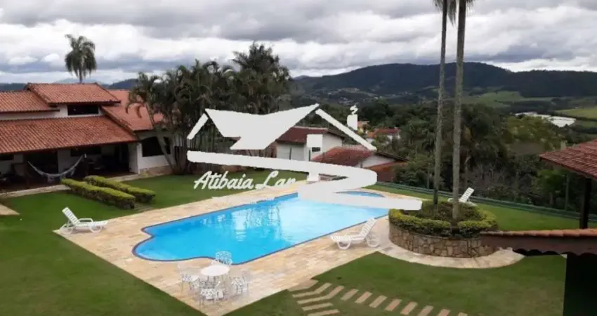 Casa no Condomínio Alpes Douro com 4 dormitórios sendo 2 suítes master uma delas com hidro.