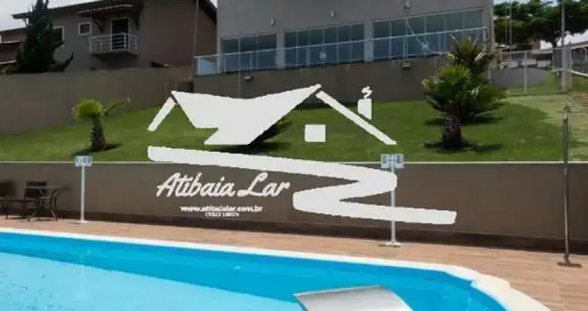 Casa em estilo Neo clássico, nova com 4 suítes todas com armários planejados e ar condicionado