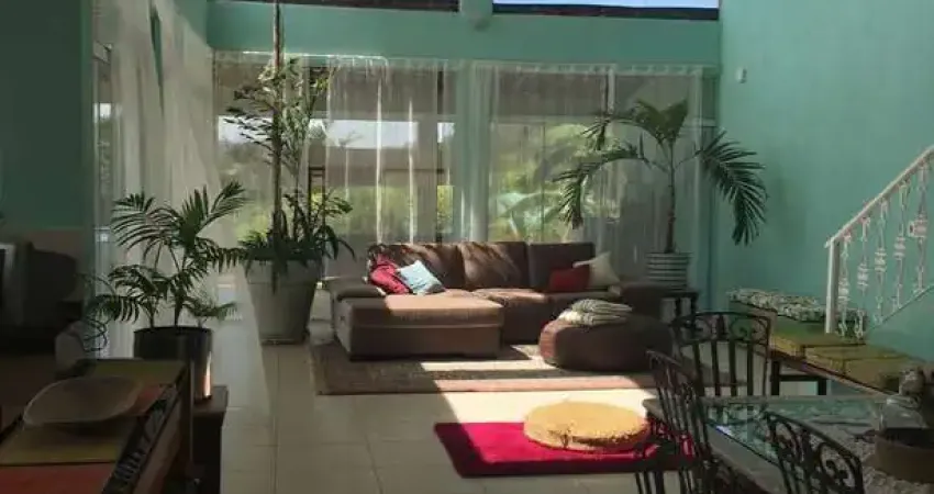Imperdível Chácara à venda em Atibaia-SP, Jardim Estância Brasil: 3 quartos, 3 suítes, 3 salas, 6 banheiros, 8 vagas, 309m²!