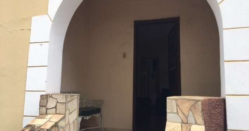 Casa com 3 quartos à venda na Rua Bom Sucesso, Carlos Prates, Belo Horizonte