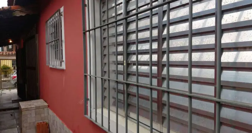 Casa lado praia, 02 dormitórios, jardim real em praia grande.