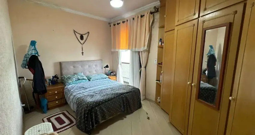 Apartamento semi mobiliado, 03 dormitórios, frente mar, ocian.