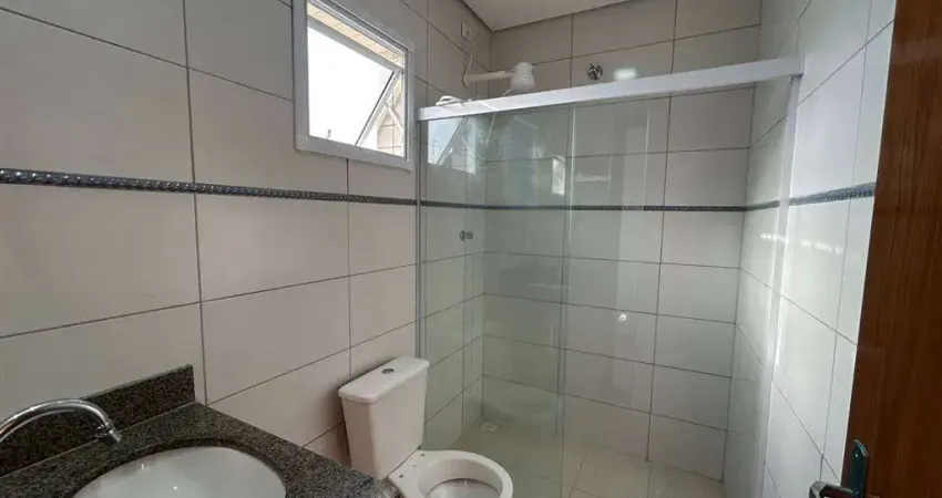 Sobrado novo à venda em praia grande, bairro jardim imperador