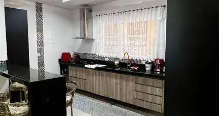 Sobrado lindo, todo mobiliado, 02 suítes em praia grande, lado praia.