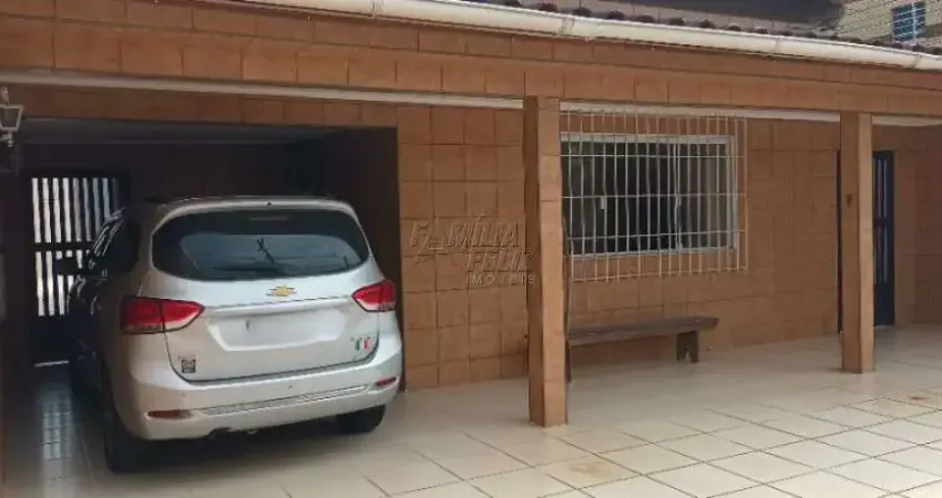 Casa isolada 2 dormitórios | 7 vagas e churrasqueira | apenas 300m da praia - ocian