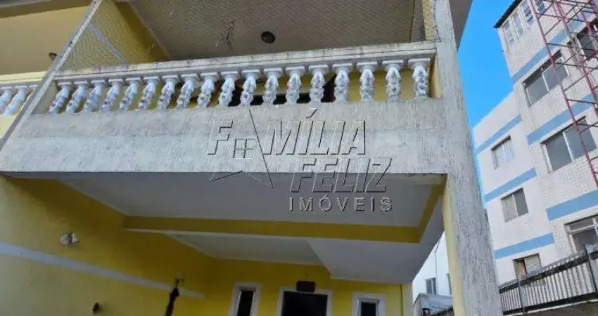 Espaçosa Casa Sobrado à Venda em Solemar, Praia Grande - 3 Quartos