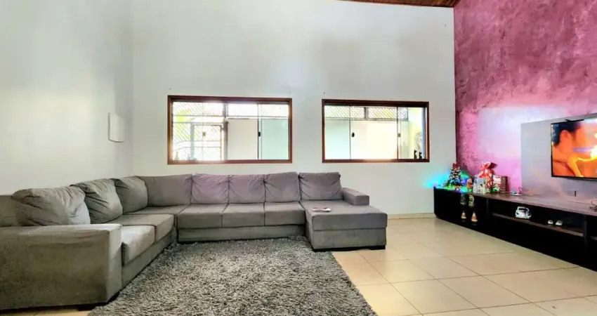 Sobrado com 3 quartos à venda, 290 m² por R$ 800.000 - Campos Elíseos - Taubaté/SP