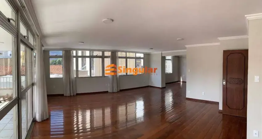 Apartamento amplo à venda com 4 quartos sendo 1 suíte com closet no centro,