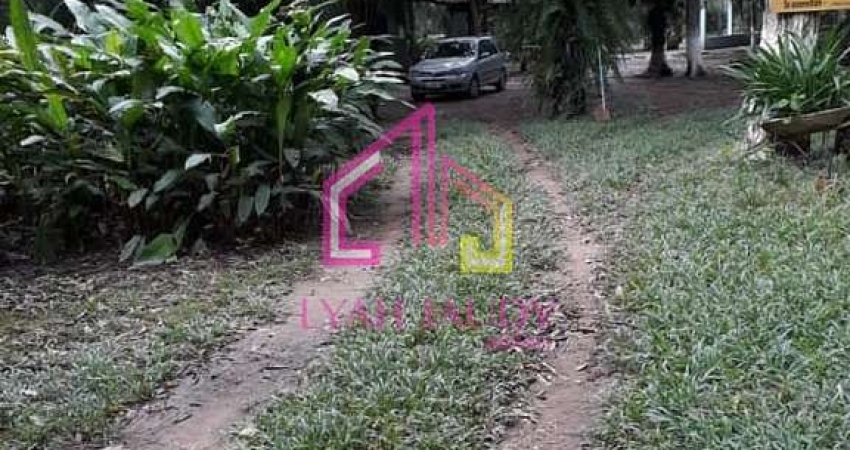 Chácara à Venda no centro de  Santo Antônio do Leverger, MT, à 600 m da beira do rio da Baía,4,6 hc