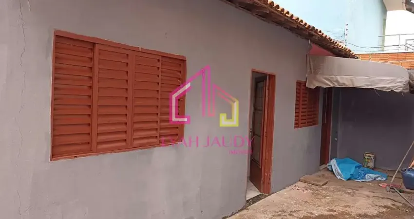 Casa à Venda, Renascer, Cuiabá-MT, 180 m², 2 Suítes, COZINHA AZULEJADA, SALA AMPLA, 2 VAGAS, 100m d