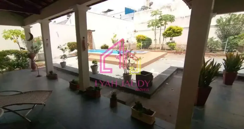 Casa à Venda, SANTA ROSA, Cuiabá -MT,  208m², 4 vagas, 3 salas amplas, quintal, à 700 m do shopping