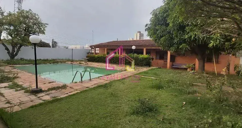 Casa de Alto Padrão à Venda no Jardim Shangri-lá em Cuiabá/MT | 5 Quartos, Piscina, Pomar, Energia