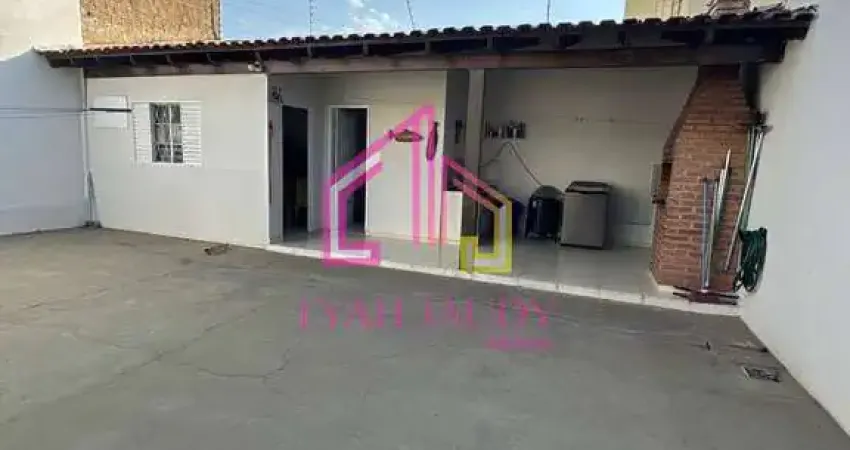 Casa à venda, Recanto dos Pássaros, Cuiabá, MT. 3 quartos amplos, área gourmet, 3 vagas, ótima par