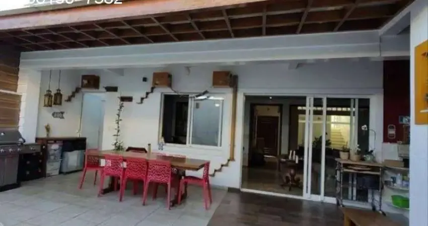Sobrado à venda no Parque Residencial Villa dos Inglezes, Sorocaba-SP