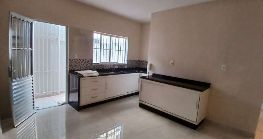 Casa Assobradada à venda na Vila Leão, em Sorocaba-SP.