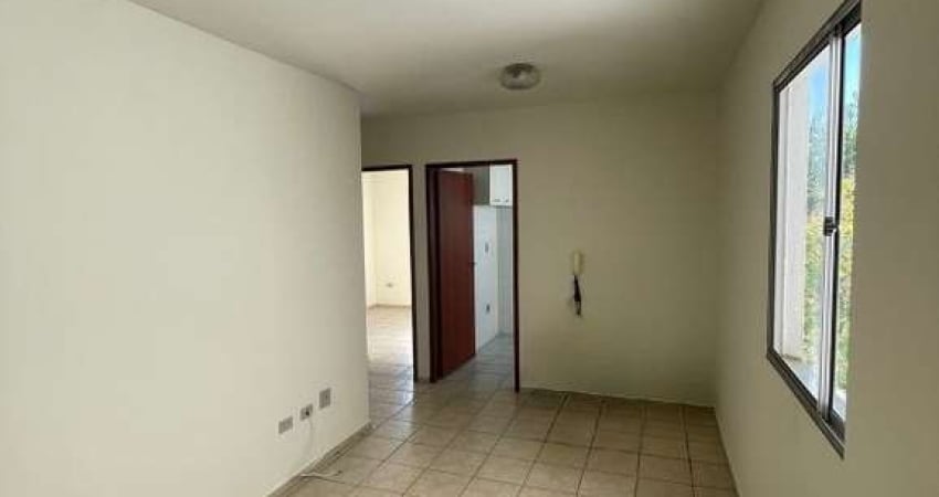 Apartamento à venda no Condomínio Residencial Camila, em Sorocaba-SP.