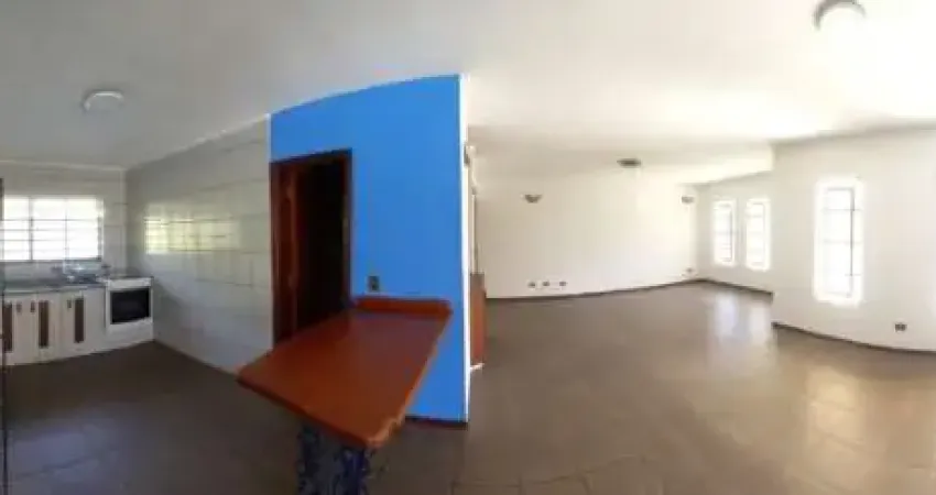 Casa térrea à venda no Condomínio Clube dos 50, em Sorocaba-SP.
