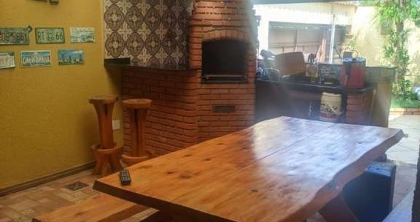 Casa térrea à venda no Jardim Morumbi, em Sorocaba-SP.