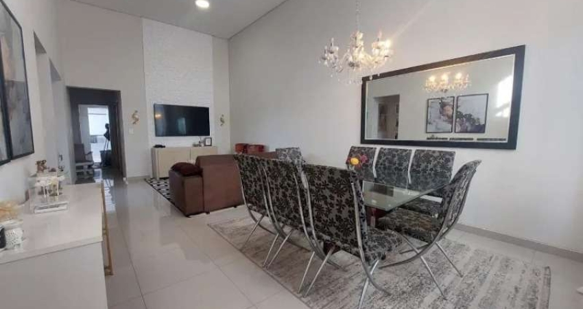 Casa térrea à venda no Condomínio Horto Florestal 3, em Sorocaba-SP.