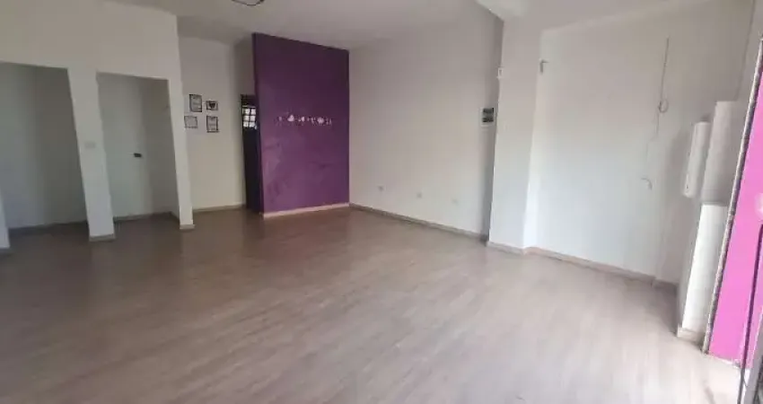Salão comercial para alugar no Bairro Edén, em Sorocaba-SP.