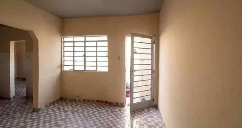 Casa à venda na vila hortência, com 2 quartos, em sorocaba-sp.