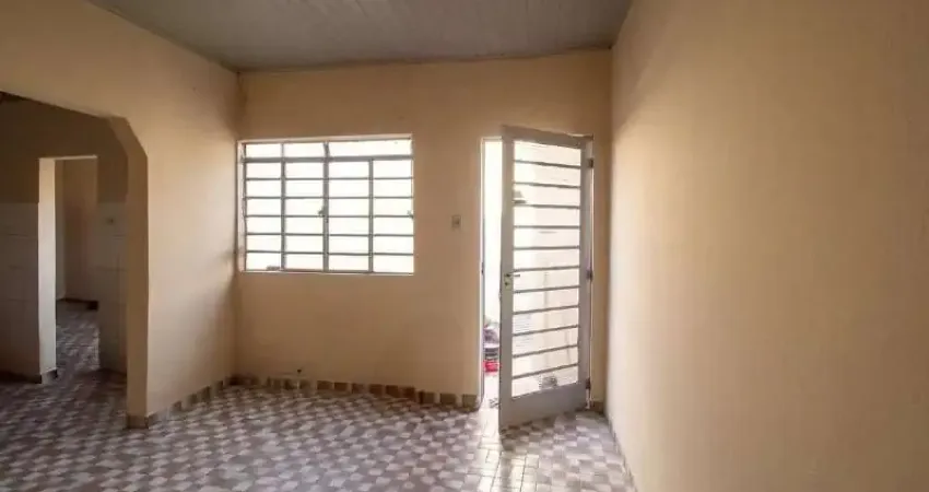 Casa à venda na vila hortência, com 2 quartos, em sorocaba-sp.