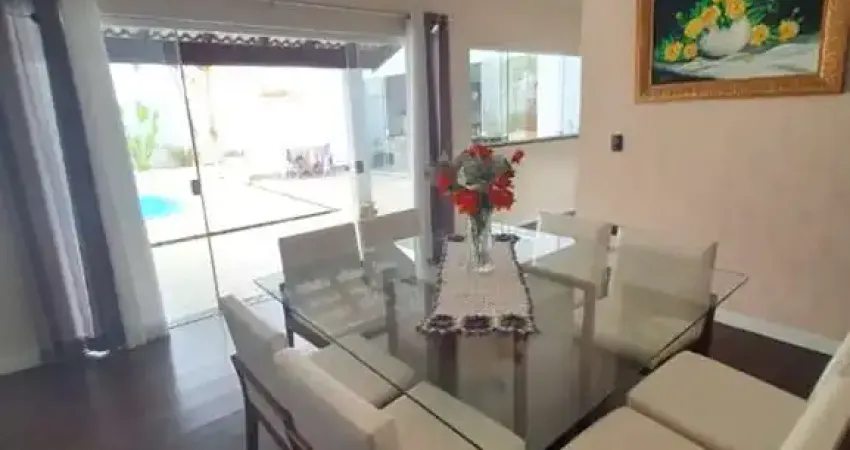 Casa térrea à venda no condomínio lago da serra, em araçoiaba da serra-sp.