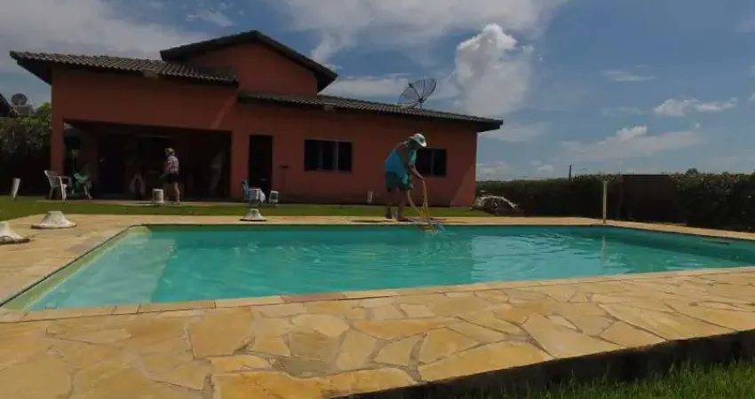 Casa térrea à venda no Condomínio Village da Serra, Araçoiaba da Serra- SP