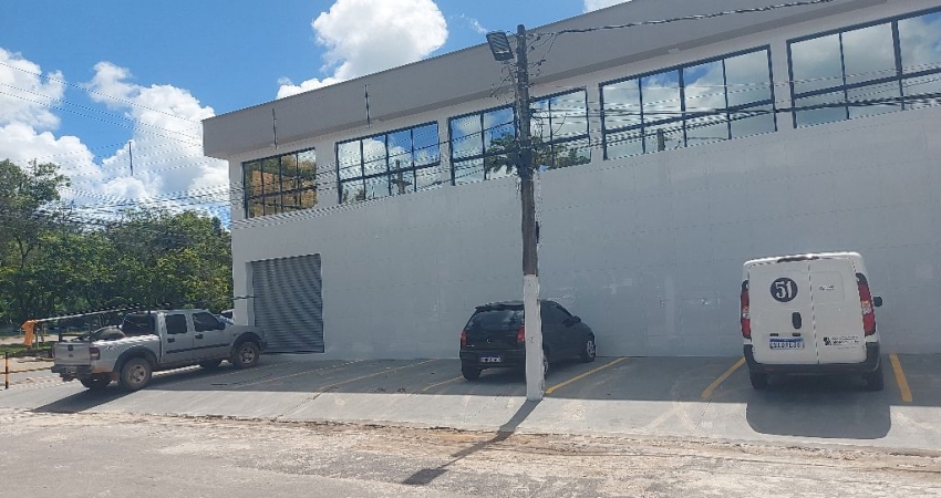 ALUGO EXCELENTE SALAS NESTE PRÉDIO.