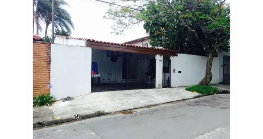 Ampla Casa Térrea à Venda no Jardim Lar São Paulo – São Paulo/SP