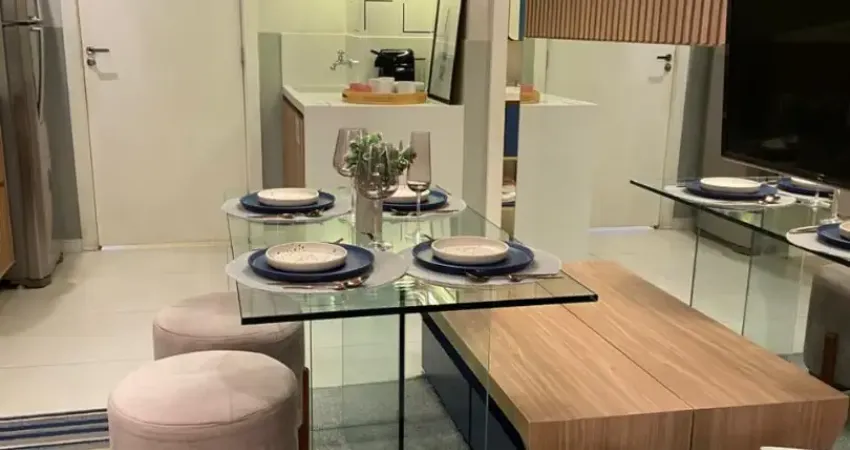 Lindo apartamento de 2 dormitórios com varanda, cercado de muito verde e fácil acessibilidade!!!