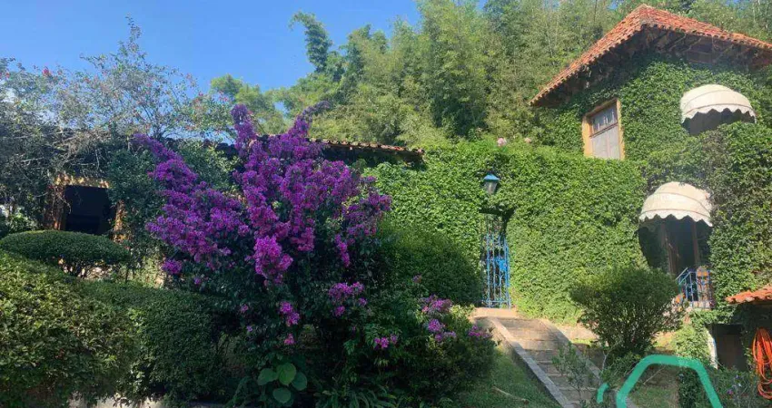 Casa com 5 dormitórios à venda, 550 m² por R$ 1.800.000,00 - Granja Viana - Carapicuíba/SP